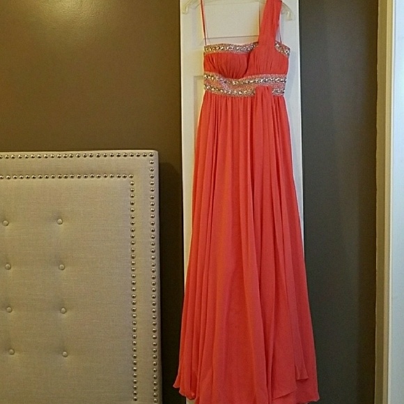 Formal Gown - Picture 8 of 8